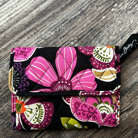 Vera Bradley small, trifold wallet - Picture 1 of 3